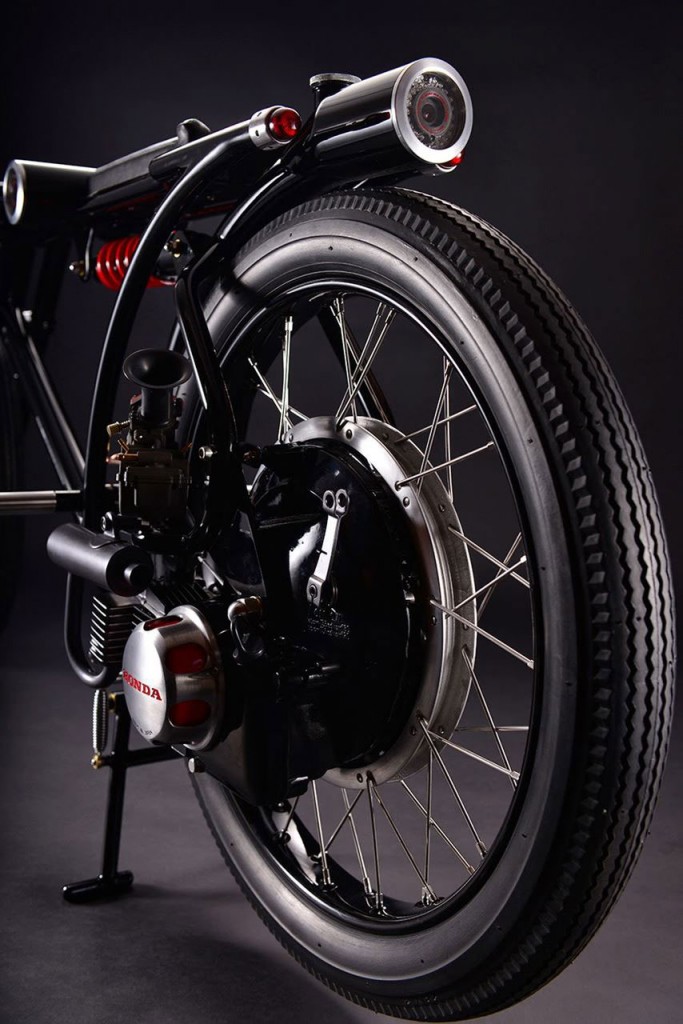 艺术家Chicara Nagata 推出老式Honda 摩托车与Sony 摄像头相融合车款 7