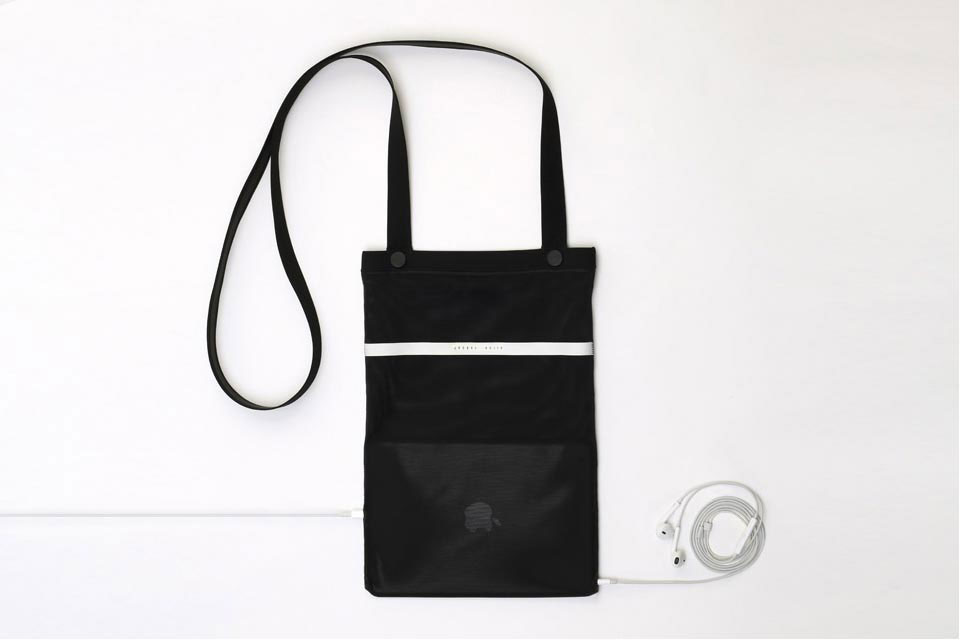Highsnobiety Magazine x Aitor Throup Limited Edition iPad Bag and Cover Wrap 1 Highsnobiety Magazine x Aitor Throup Limited Edition iPad Bag and Cover Wrap 1