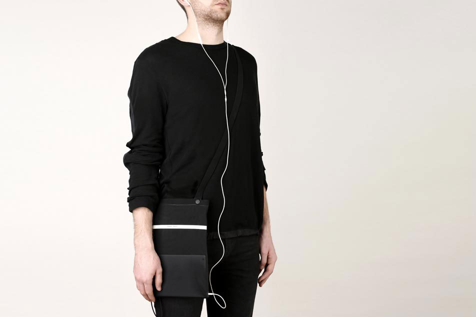 Highsnobiety Magazine x Aitor Throup Limited Edition iPad Bag and Cover Wrap 4 Highsnobiety Magazine x Aitor Throup Limited Edition iPad Bag and Cover Wrap 4