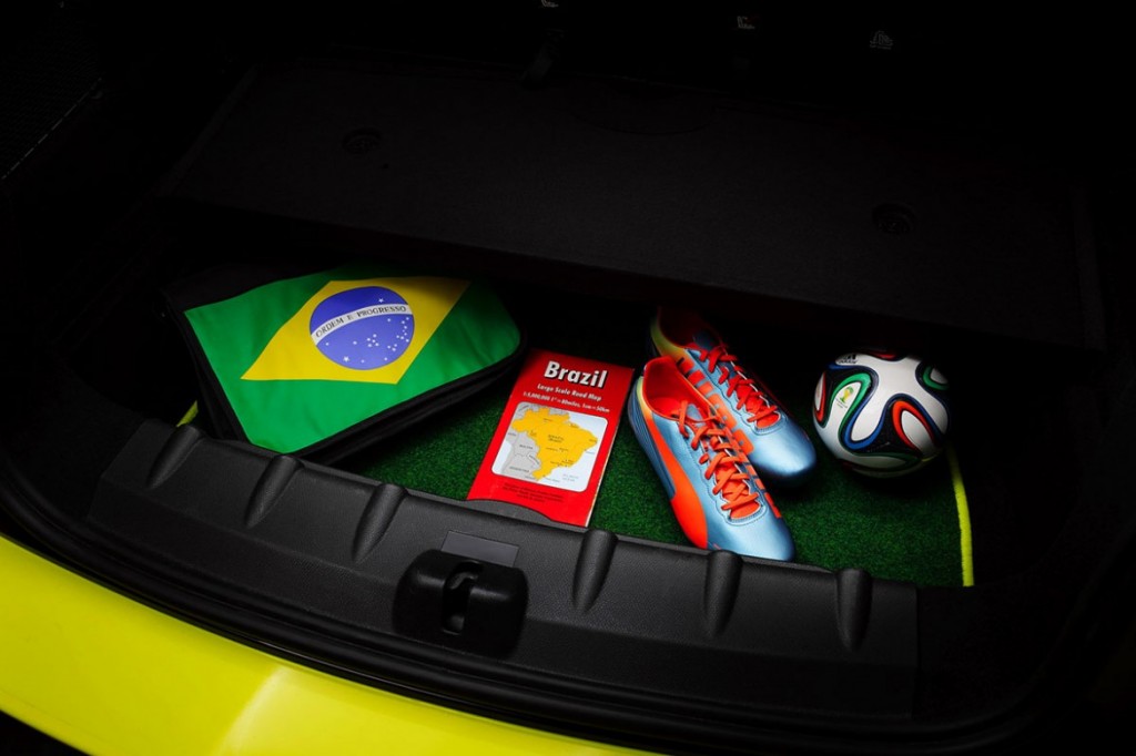 MINI 推出2014巴西世界杯特別版—— MINI Paceman GoalCooper 1 MINI 推出2014巴西世界杯特別版—— MINI Paceman GoalCooper 1