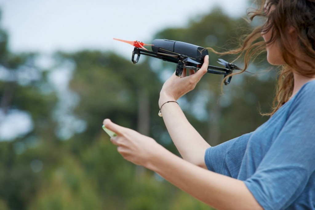 讓你感受駕駛無人機的震撼體驗—— 航拍利器Parrot Bebop Drone 3 讓你感受駕駛無人機的震撼體驗—— 航拍利器Parrot Bebop Drone 3