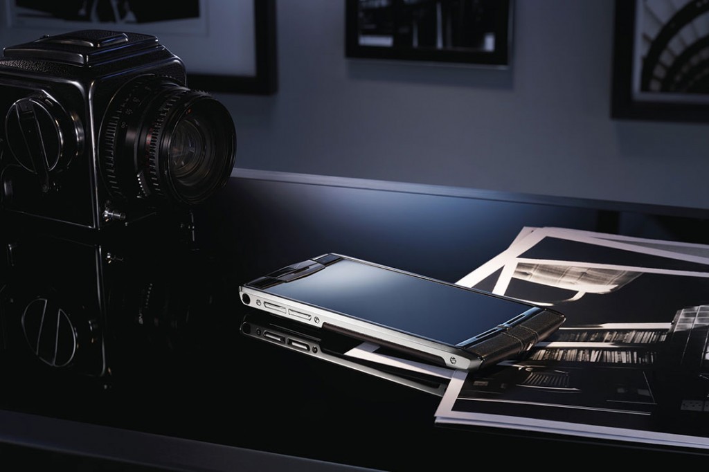 Vertu 即將聯手Bentley 跨界合作系列頂級手機 3