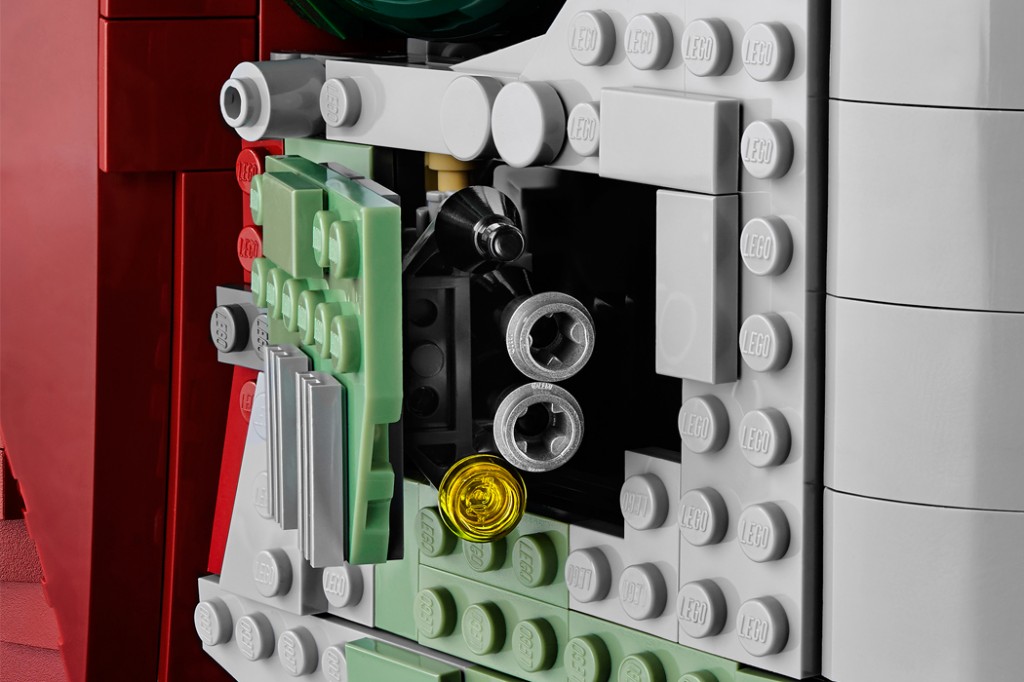 由2000塊積木組成，LEGO 帶來以《Star Wars:The Empire Strikes Back》 中Slave I Space Ship 為藍本設計的飛船模型 6