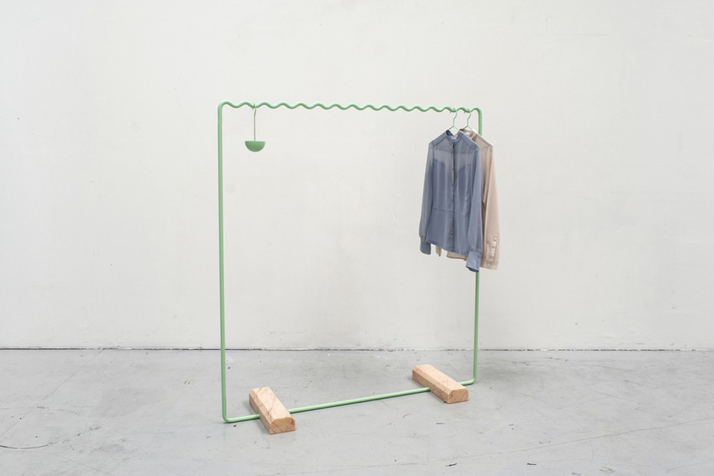 受正弦曲線啓發而誕生的Clothing Rails 極簡風格衣架 5