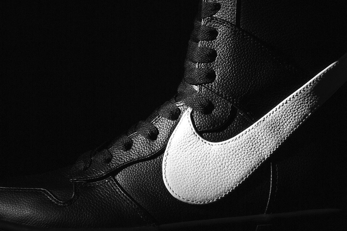 暗黑奢華的新潮創意：NikeLab x Riccardo Tisci DUNK LUX HI RT 1