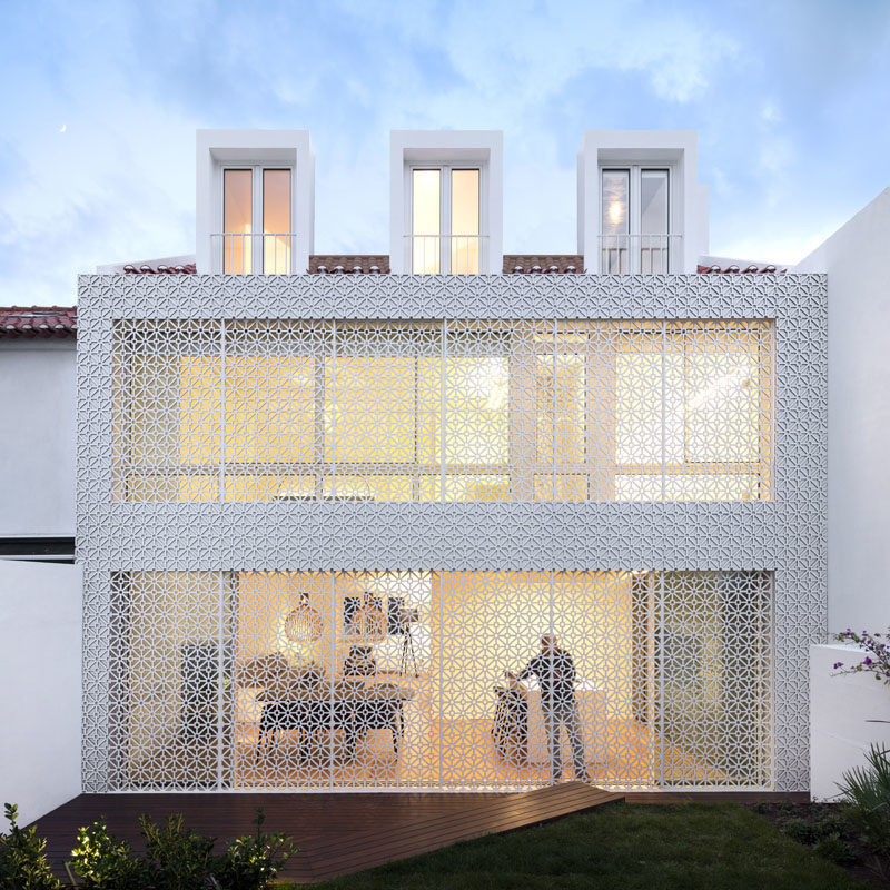 This Home Is Covered In A Security Screen With Style 1